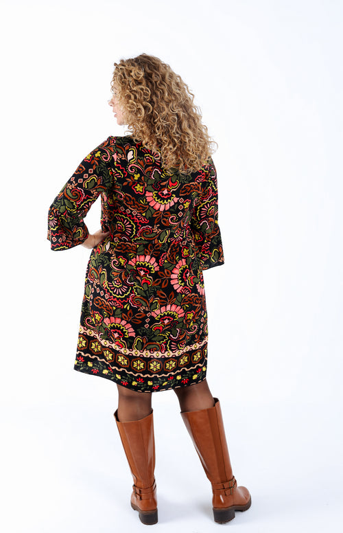 Korte jurk van bedrukt viscose met folkprint-Paprika-3