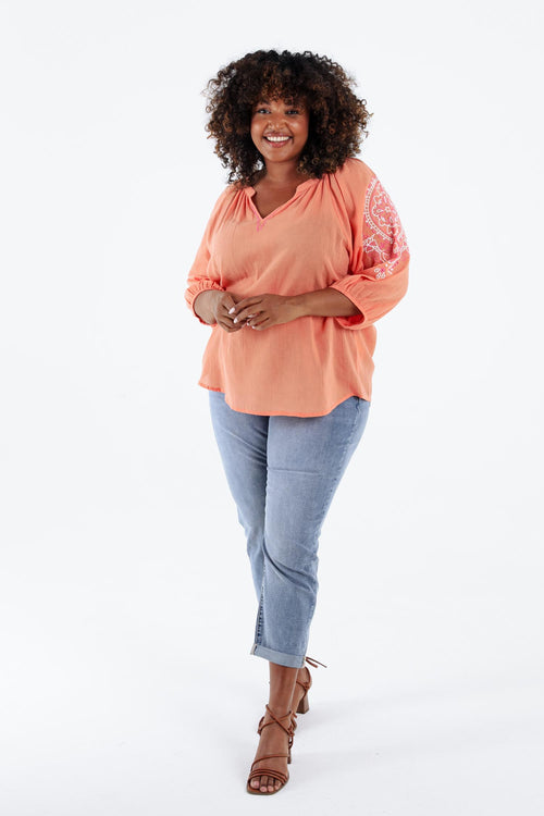 Blouse en conton unie avec broderies-Paprika-8