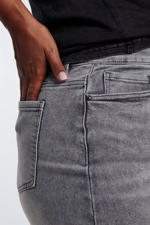 Halflange, effen rok met split vooraan en 5 zakken-Paprika-6