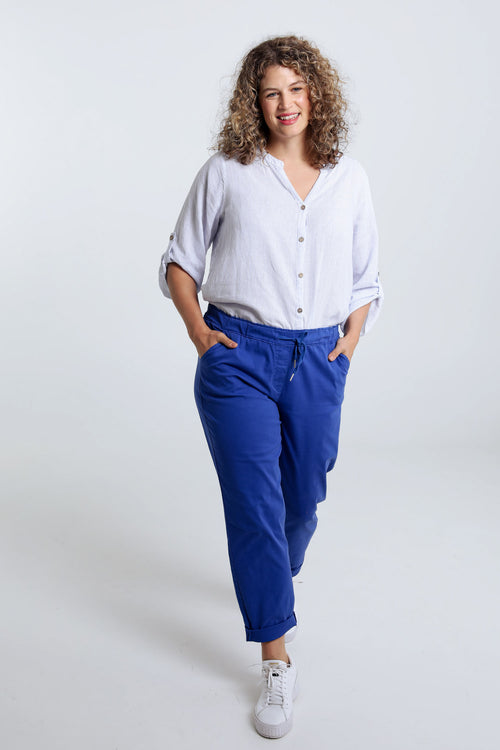 Effen 7/8-chinobroek in licht katoen met losse broekspijpen-Paprika-6