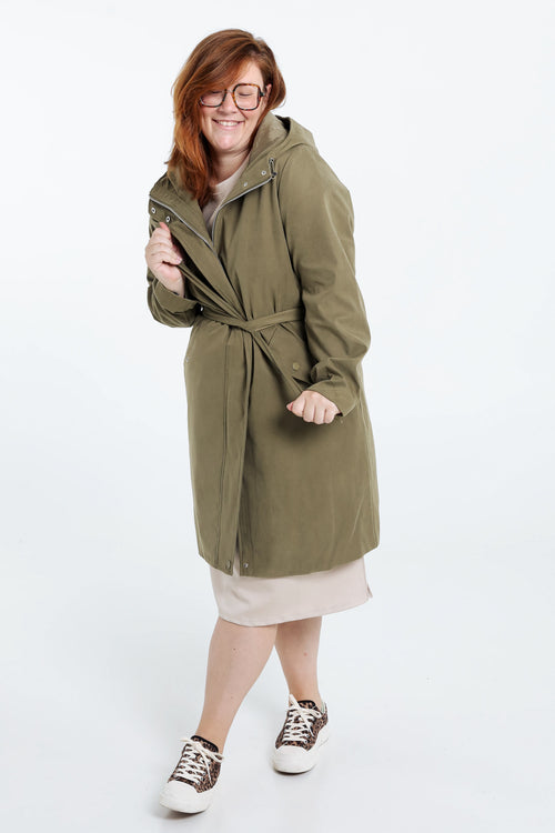 Halflange, effen trenchcoat met rits, kap en strikriem-Paprika-9