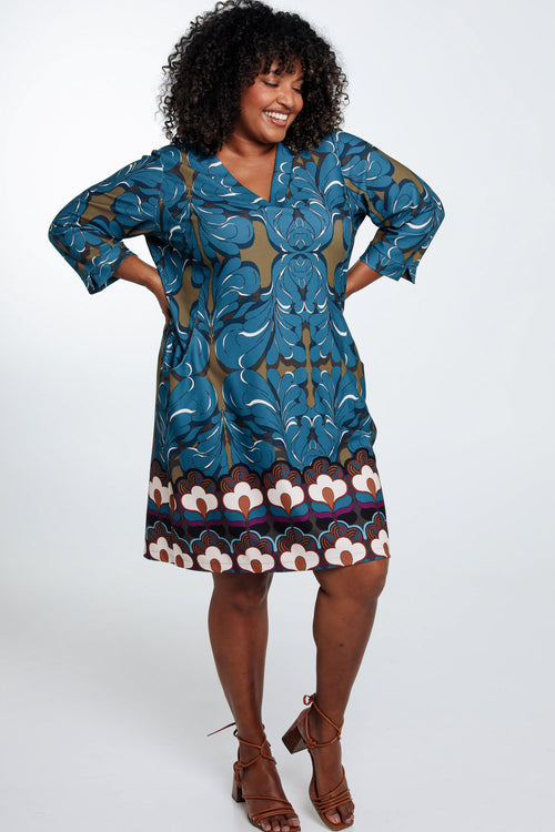 Korte, rechte jurk met geplaatste etnische print-Paprika-7