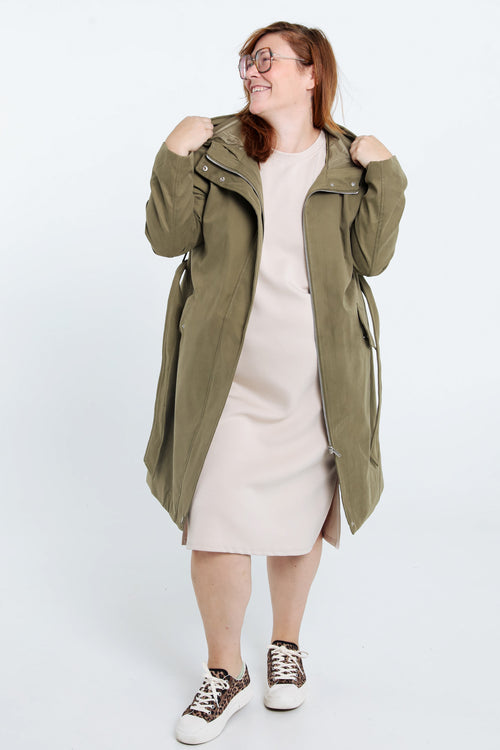 Halflange, effen trenchcoat met rits, kap en strikriem-Paprika-7