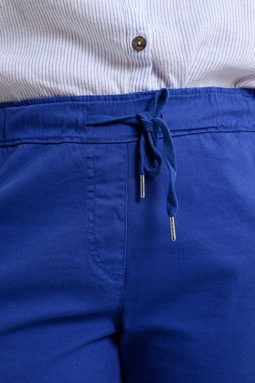 Effen 7/8-chinobroek in licht katoen met losse broekspijpen-Paprika-4