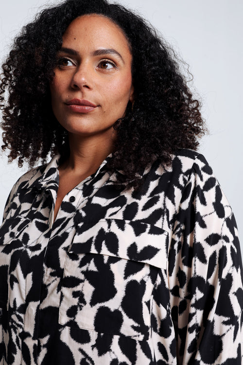 Hemd in viscose met tweekleurig bloemenmotief-Paprika-5