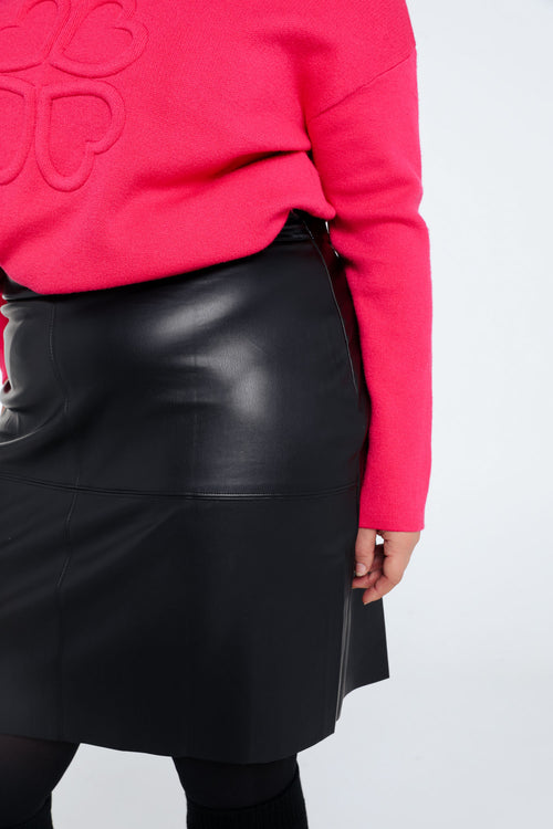 Korte, effen rok in imitatieleer met rits en uitsparingen-Paprika-4