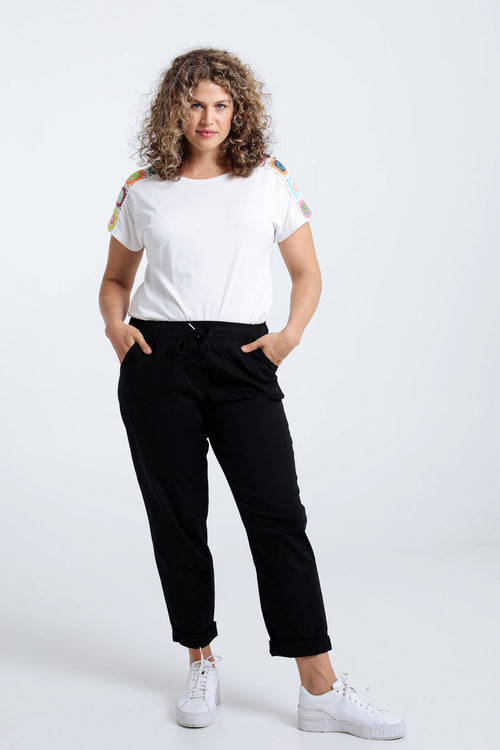 Effen 7/8-chinobroek in licht katoen met losse broekspijpen-Paprika-8