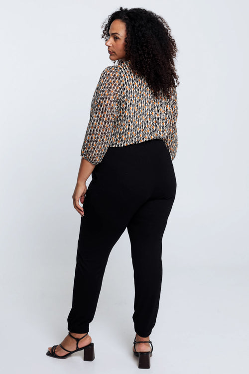 Noir / 46/48-Paprika-1