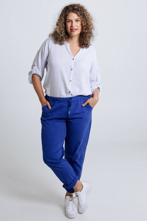 Effen 7/8-chinobroek in licht katoen met losse broekspijpen-Paprika-5