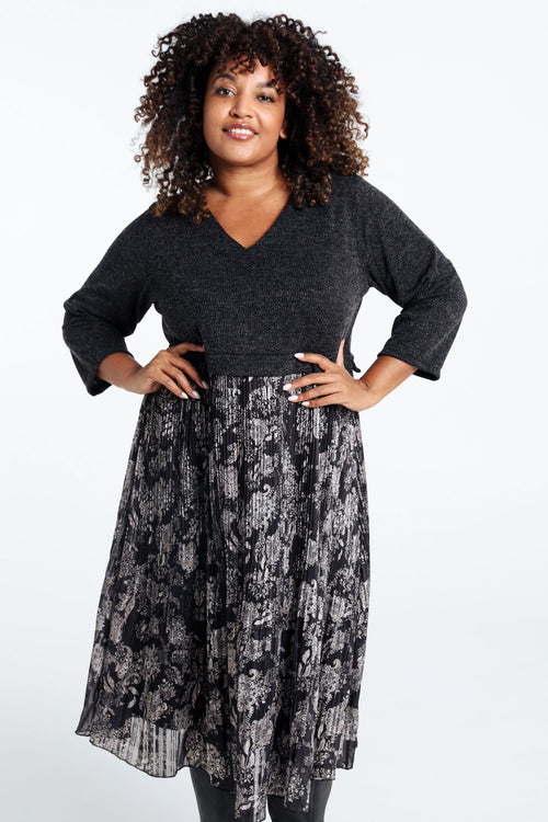 Anthracite / 46-Paprika-1