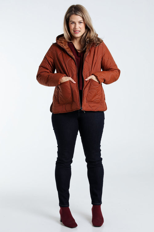 Korte, effen donsjas met grote zakken, kap, rits en stiksels-Paprika-9